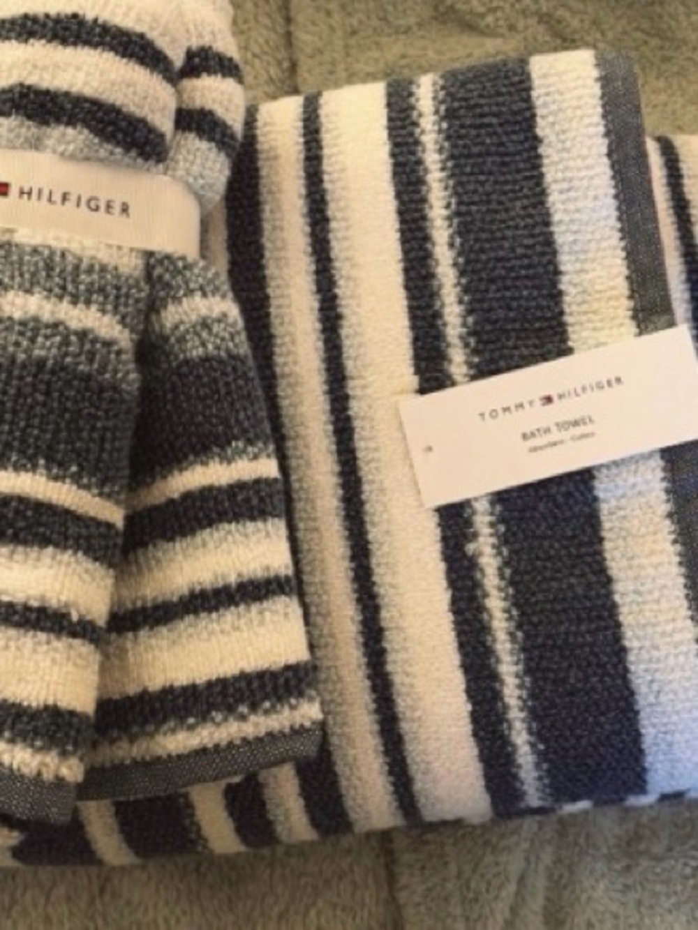 Tommy Hilfiger Bath/Hand Towel set